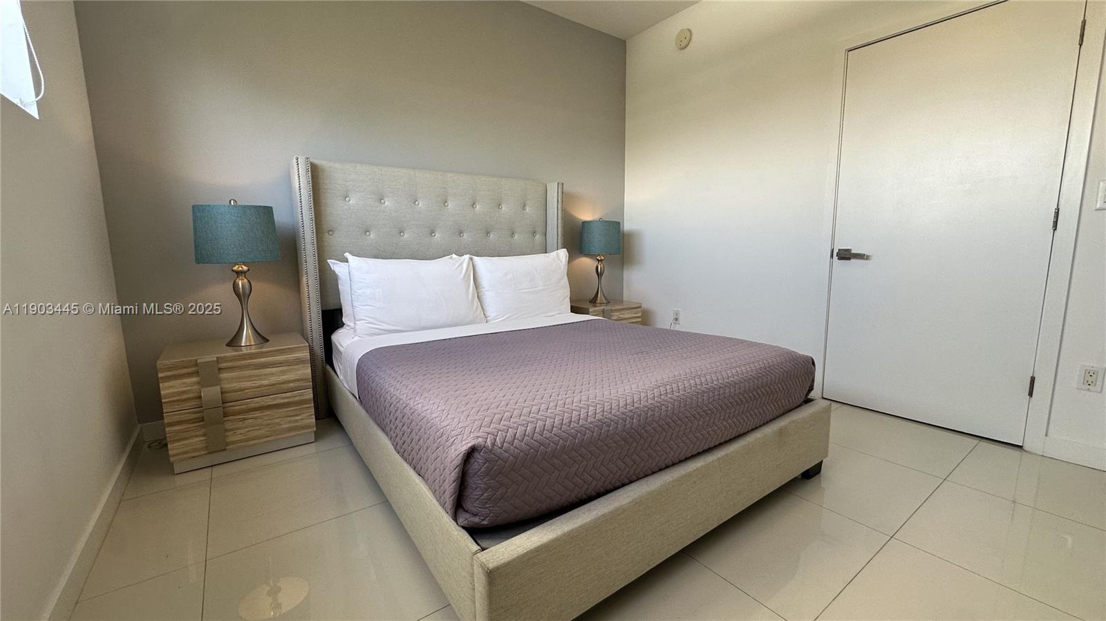 BAY BREEZE RESIDENCES CON - Residential