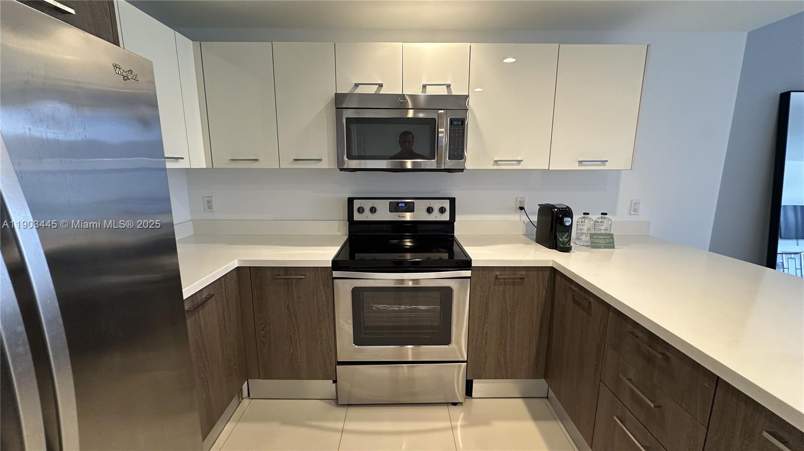 BAY BREEZE RESIDENCES CON - Residential