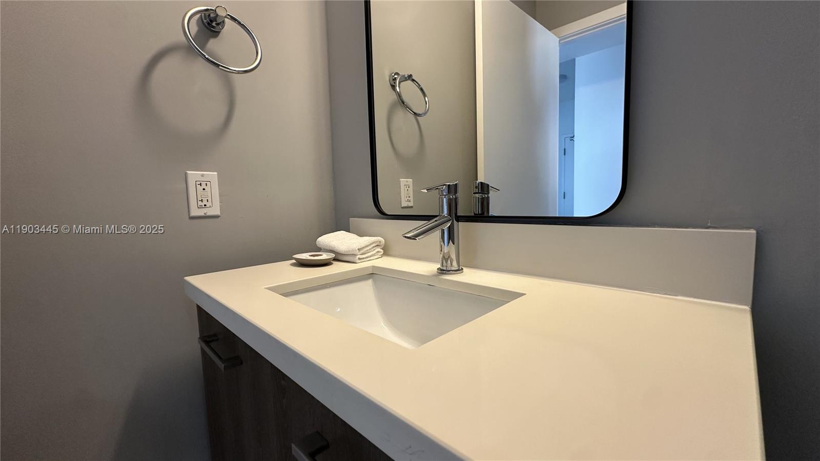 BAY BREEZE RESIDENCES CON - Residential