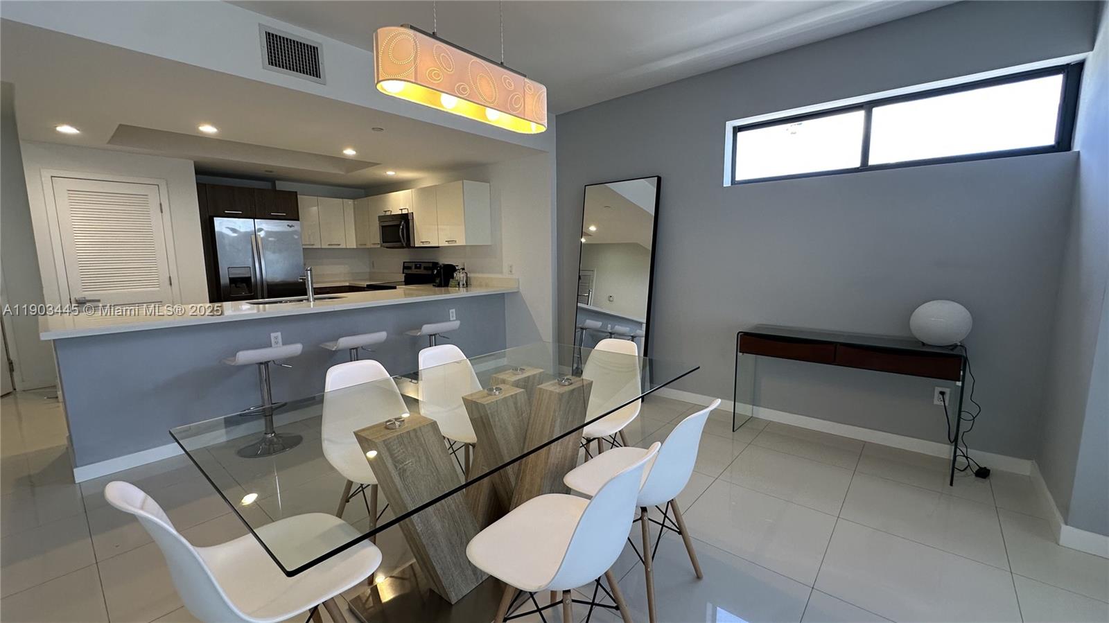 BAY BREEZE RESIDENCES CON - Residential