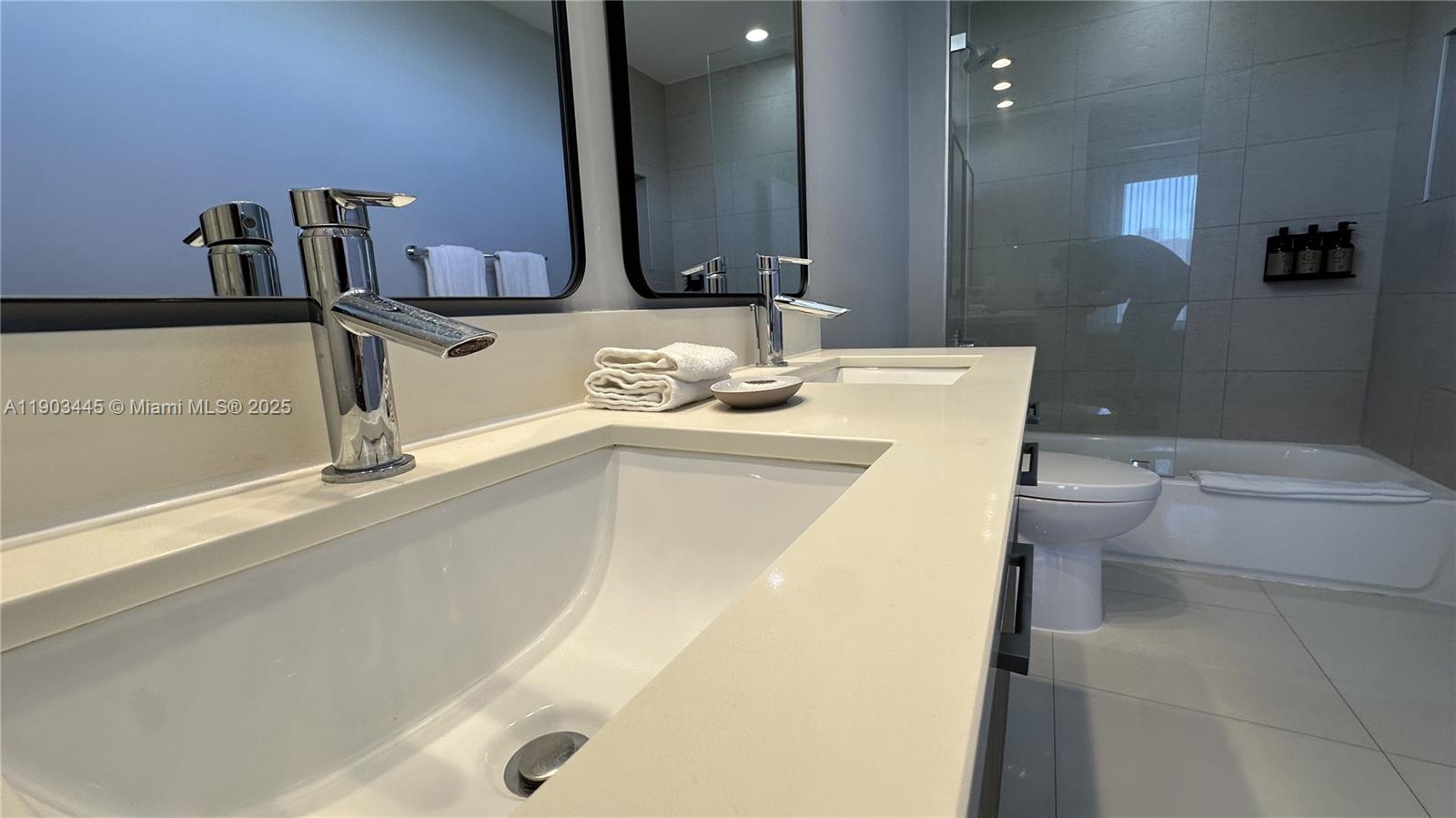 BAY BREEZE RESIDENCES CON - Residential