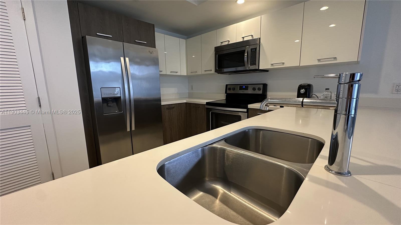 BAY BREEZE RESIDENCES CON - Residential