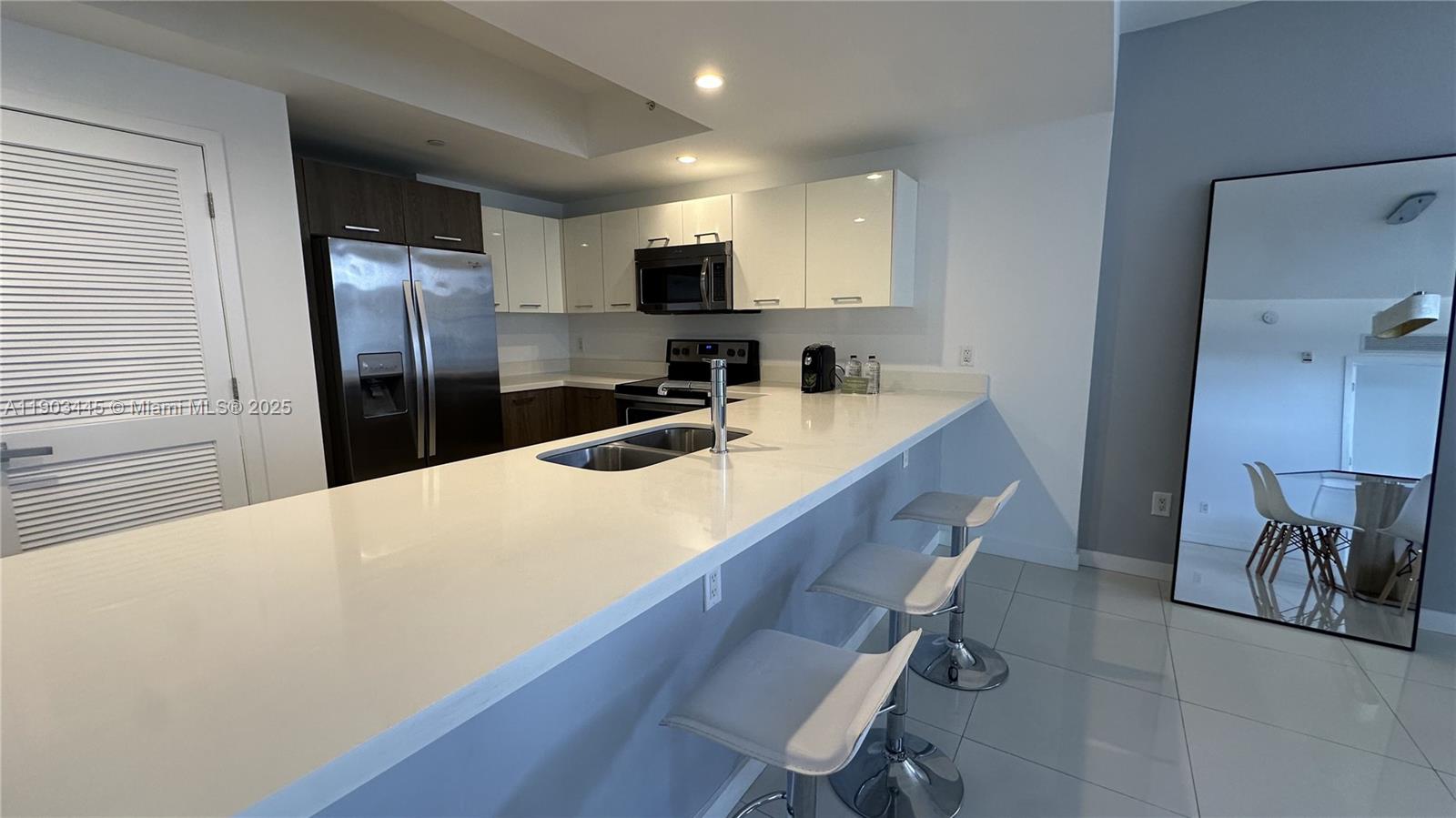BAY BREEZE RESIDENCES CON - Residential