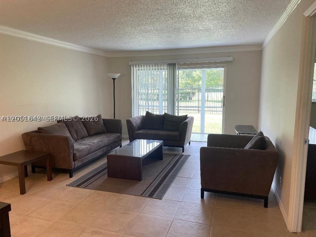 Photo of 950 Hillcrest Dr #102, Hollywood, FL 33021 (MLS # A12051643)