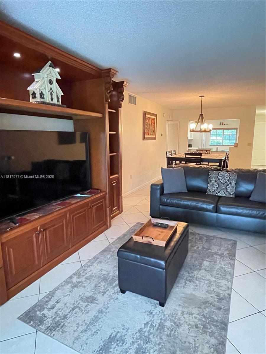 NINTH GREEN AT CRYSTAL LA - Residential Lease