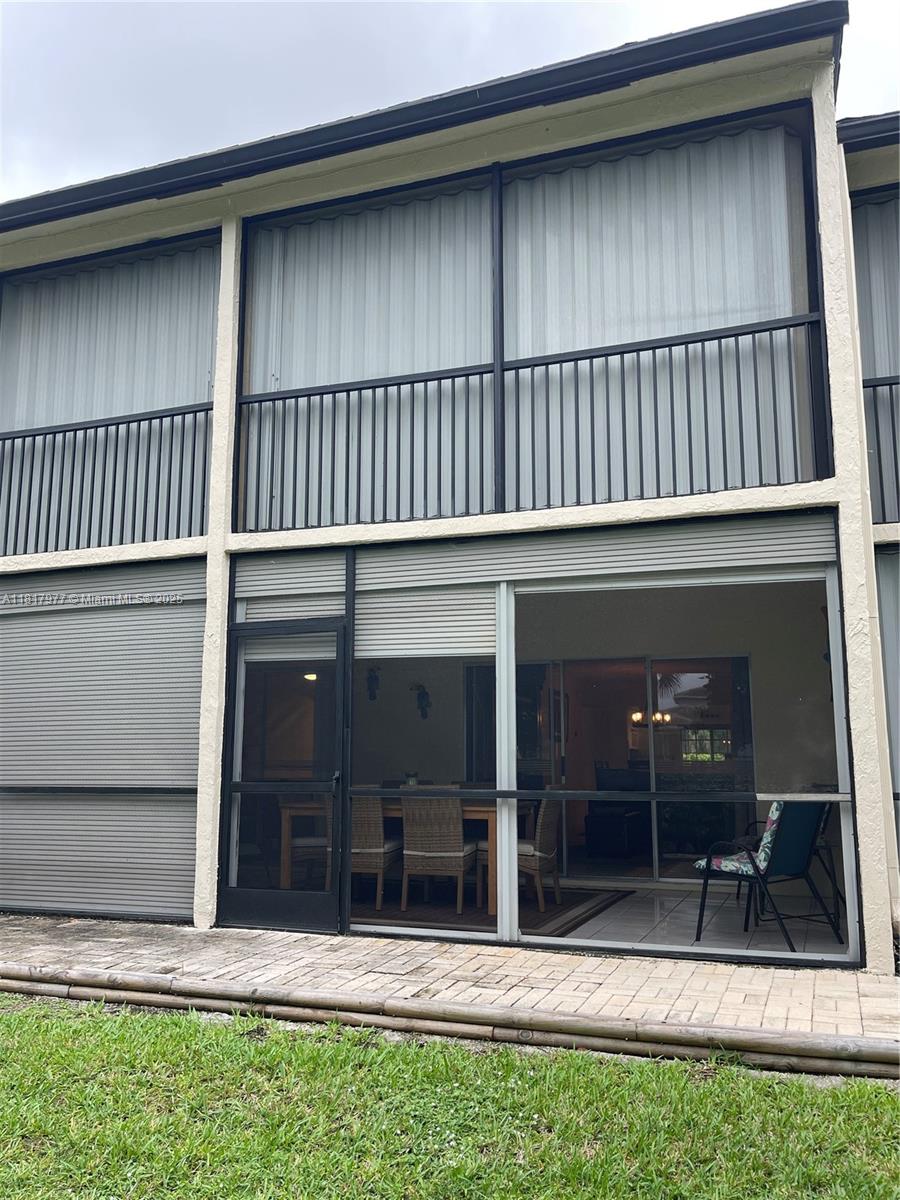 NINTH GREEN AT CRYSTAL LA - Residential Lease