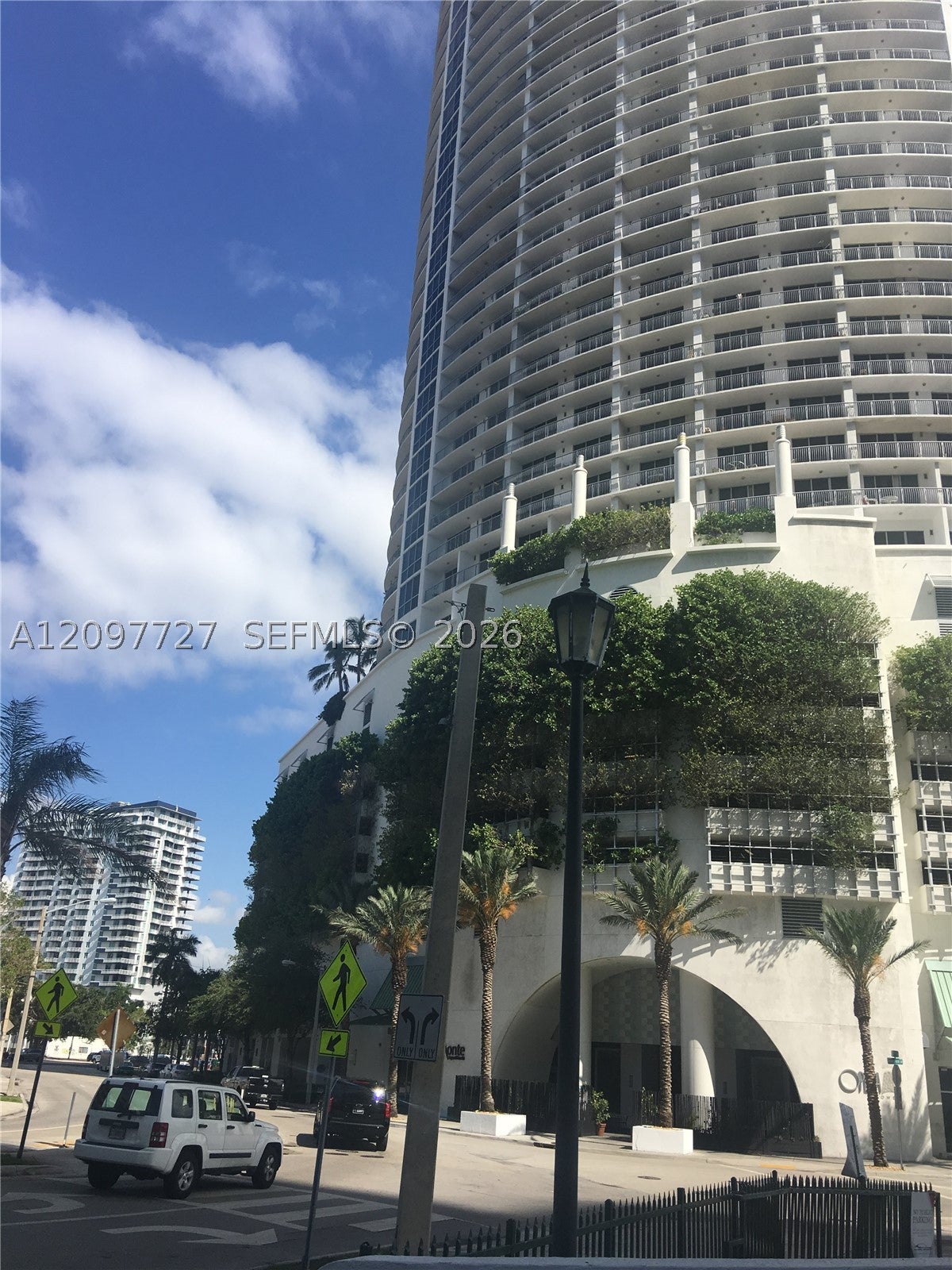 1750 N Bayshore Dr 2408
