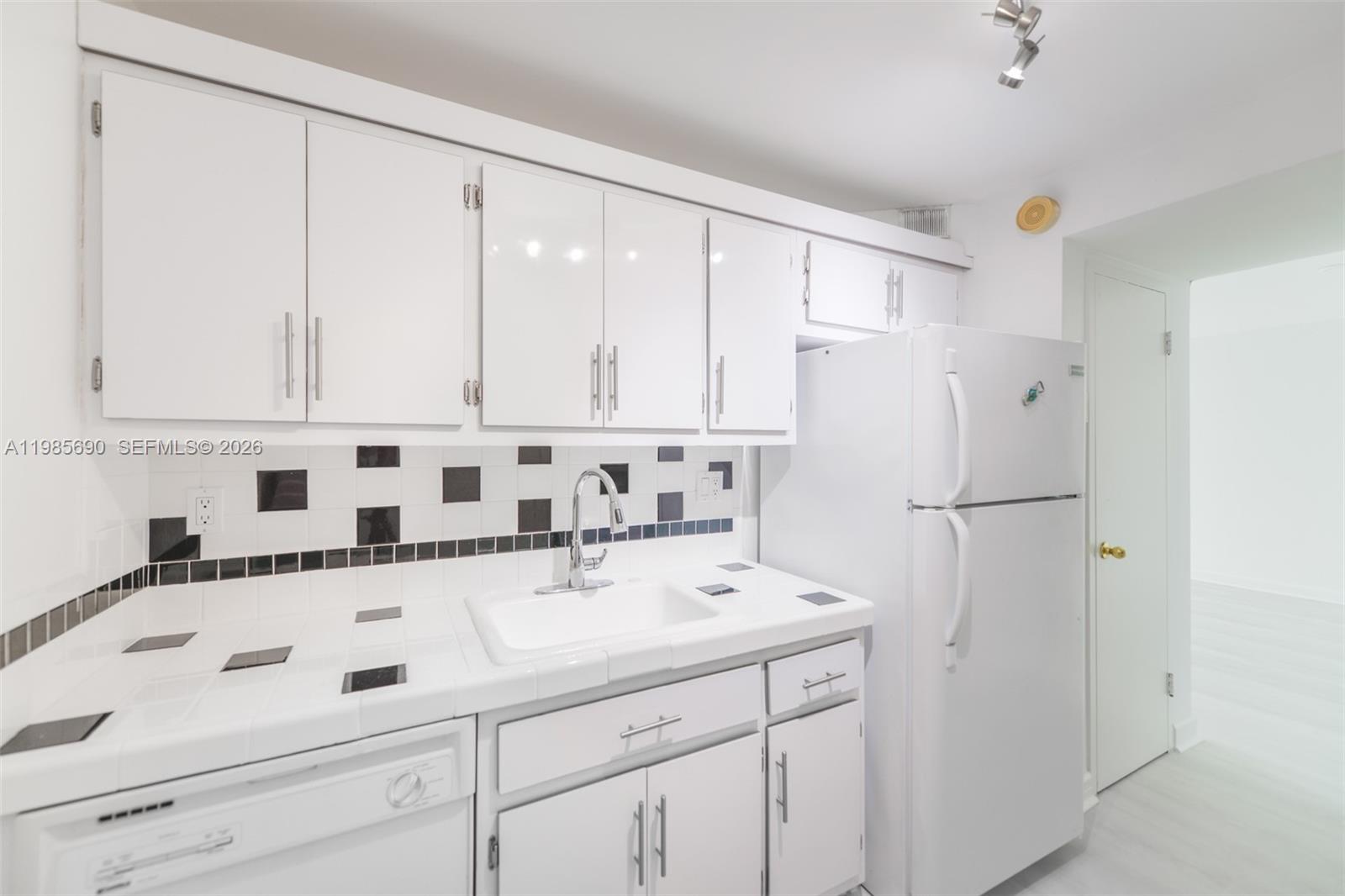 KENNEDY HOUSE CONDO - Residential Lease