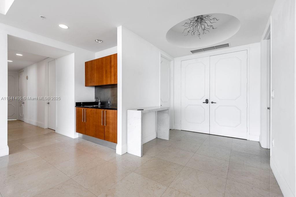 TRUMP PALACE CONDO - Residential