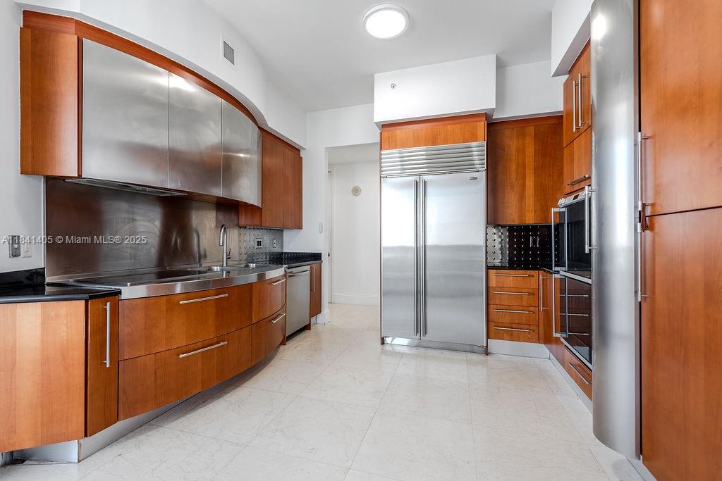 18101 Collins Ave 4601