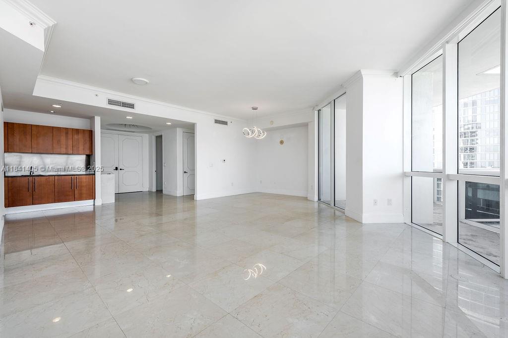 TRUMP PALACE CONDO - Residential