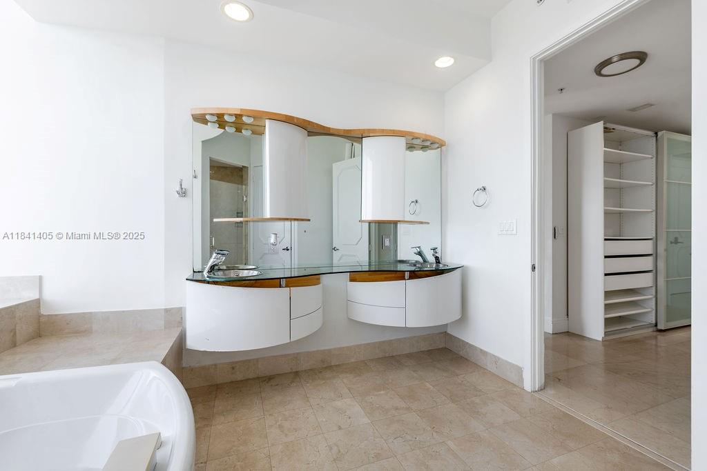 TRUMP PALACE CONDO - Residential