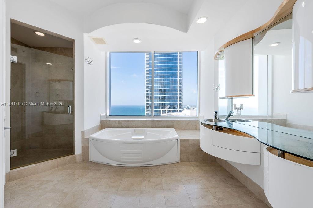 TRUMP PALACE CONDO - Residential