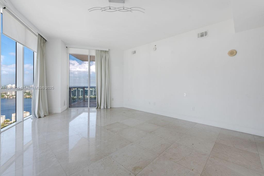 TRUMP PALACE CONDO - Residential