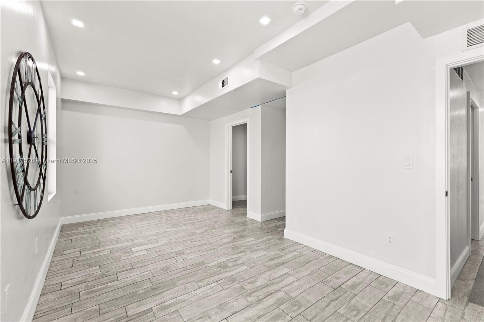 COLLEGE PARK - Residential