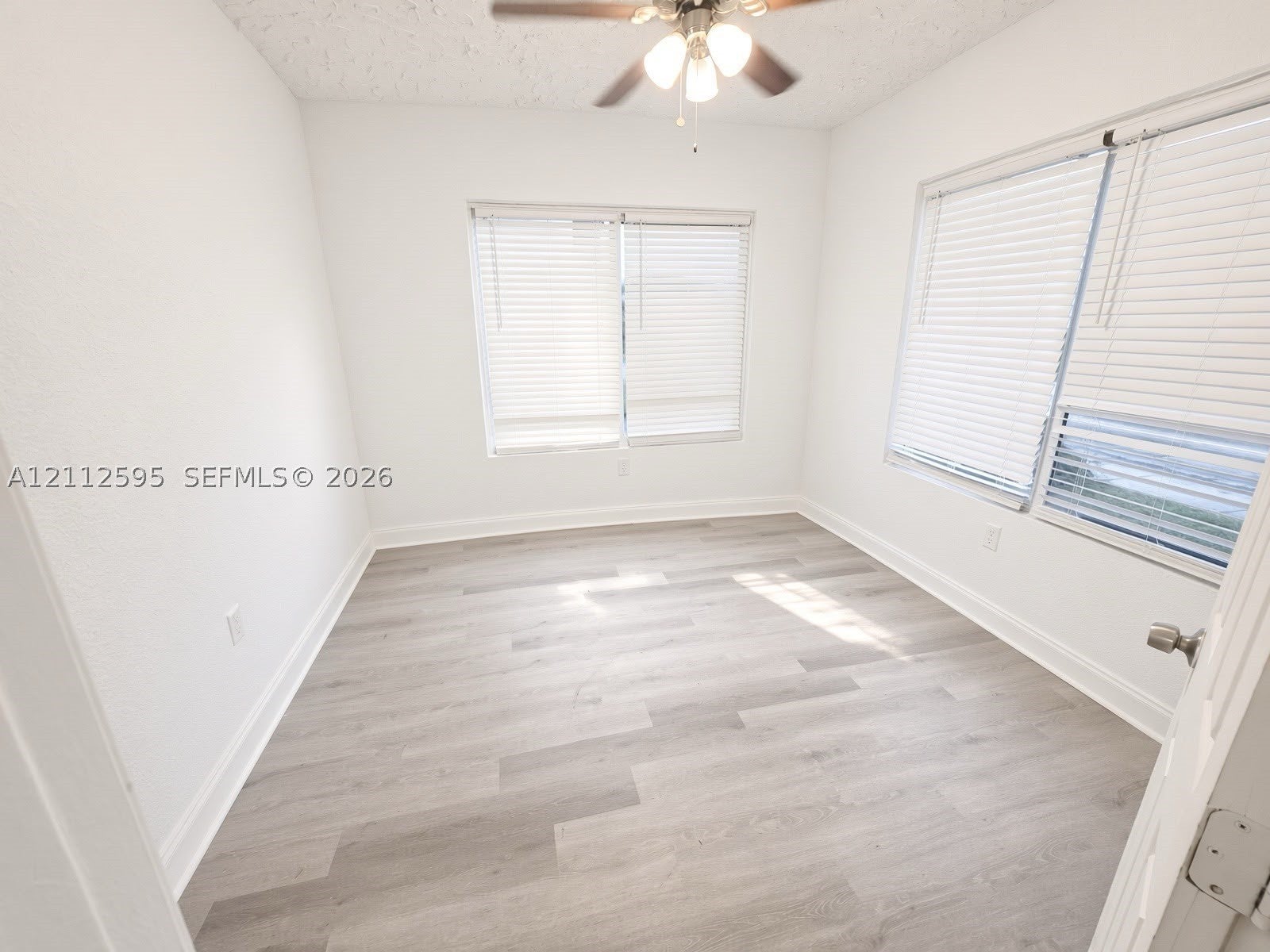 1154 W 25th St 1154