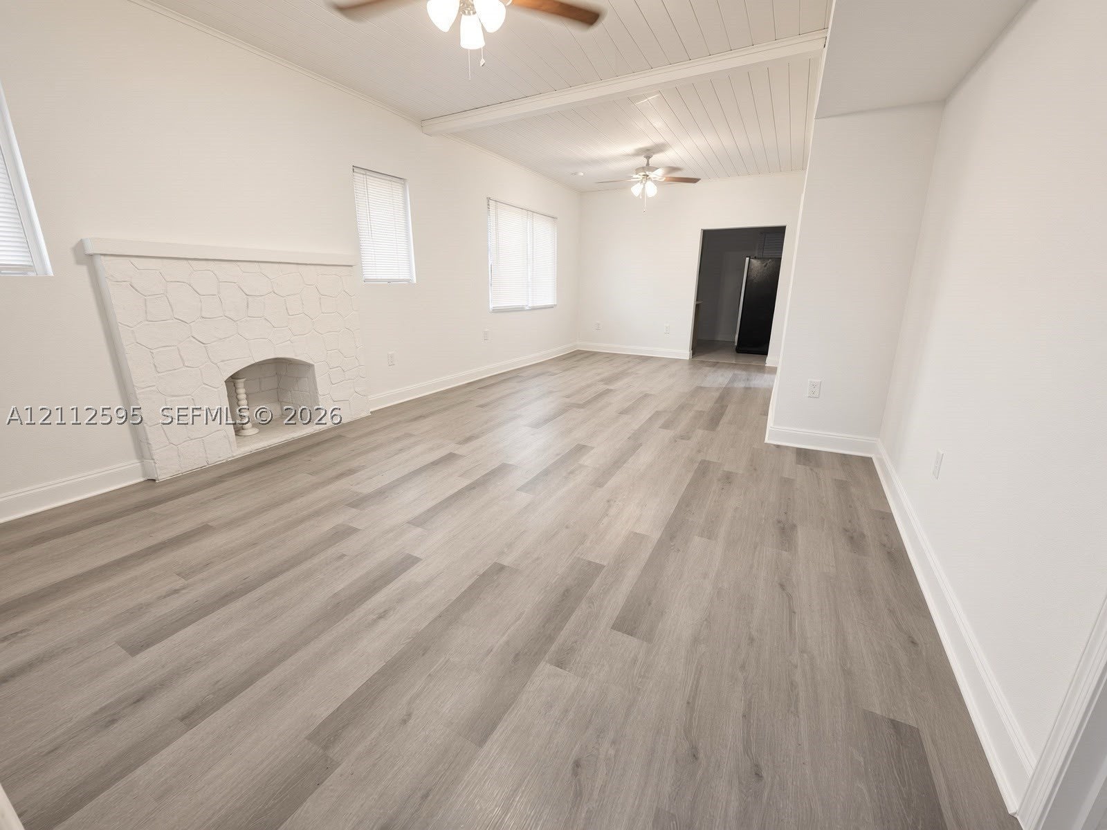 1154 W 25th St 1154