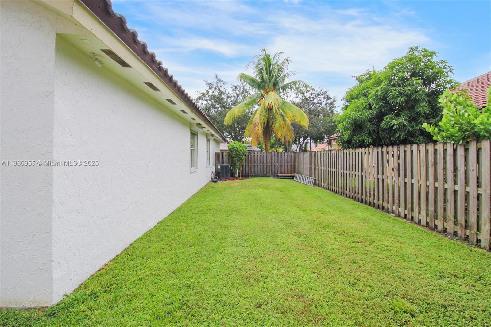 ESTATES OF STIRLING LAKE - Residential Lease