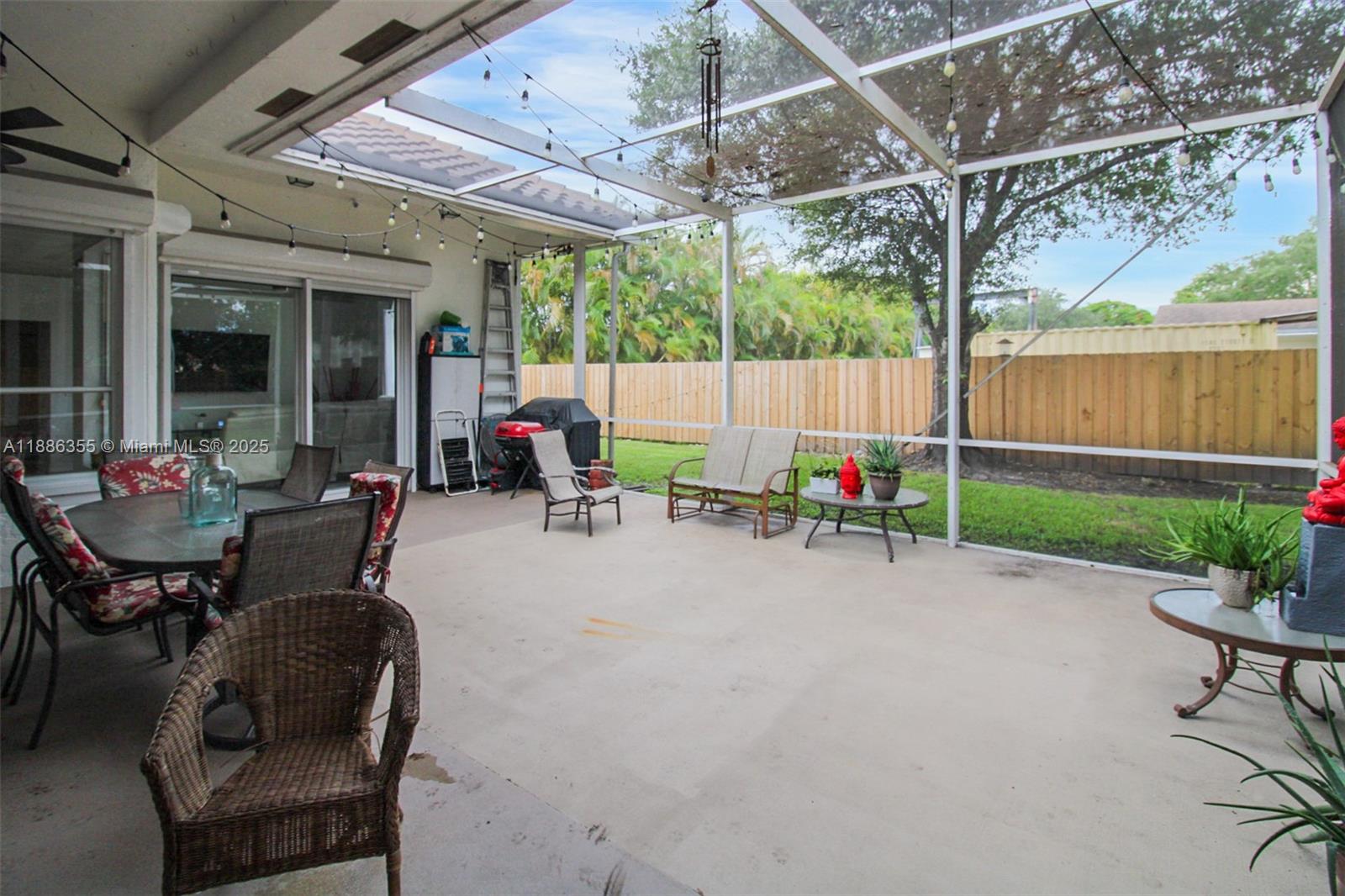 ESTATES OF STIRLING LAKE - Residential Lease