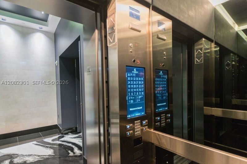 901 Brickell Key Blvd 1105, Miami, FL, 33131/$1,375,000 3 901 Brickell Key Blvd 1105