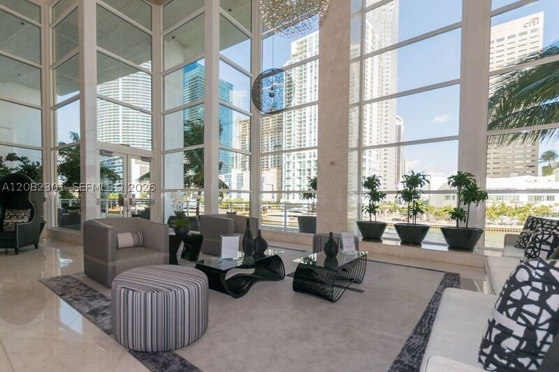 901 Brickell Key Blvd 1105, Miami, FL, 33131/$1,375,000 4 901 Brickell Key Blvd 1105