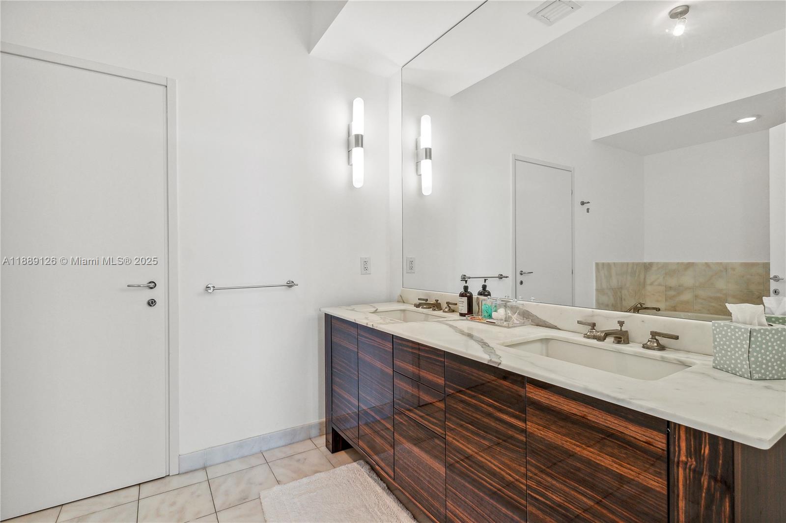CONTINUUM ON SOUTH BEACH - Residential Lease