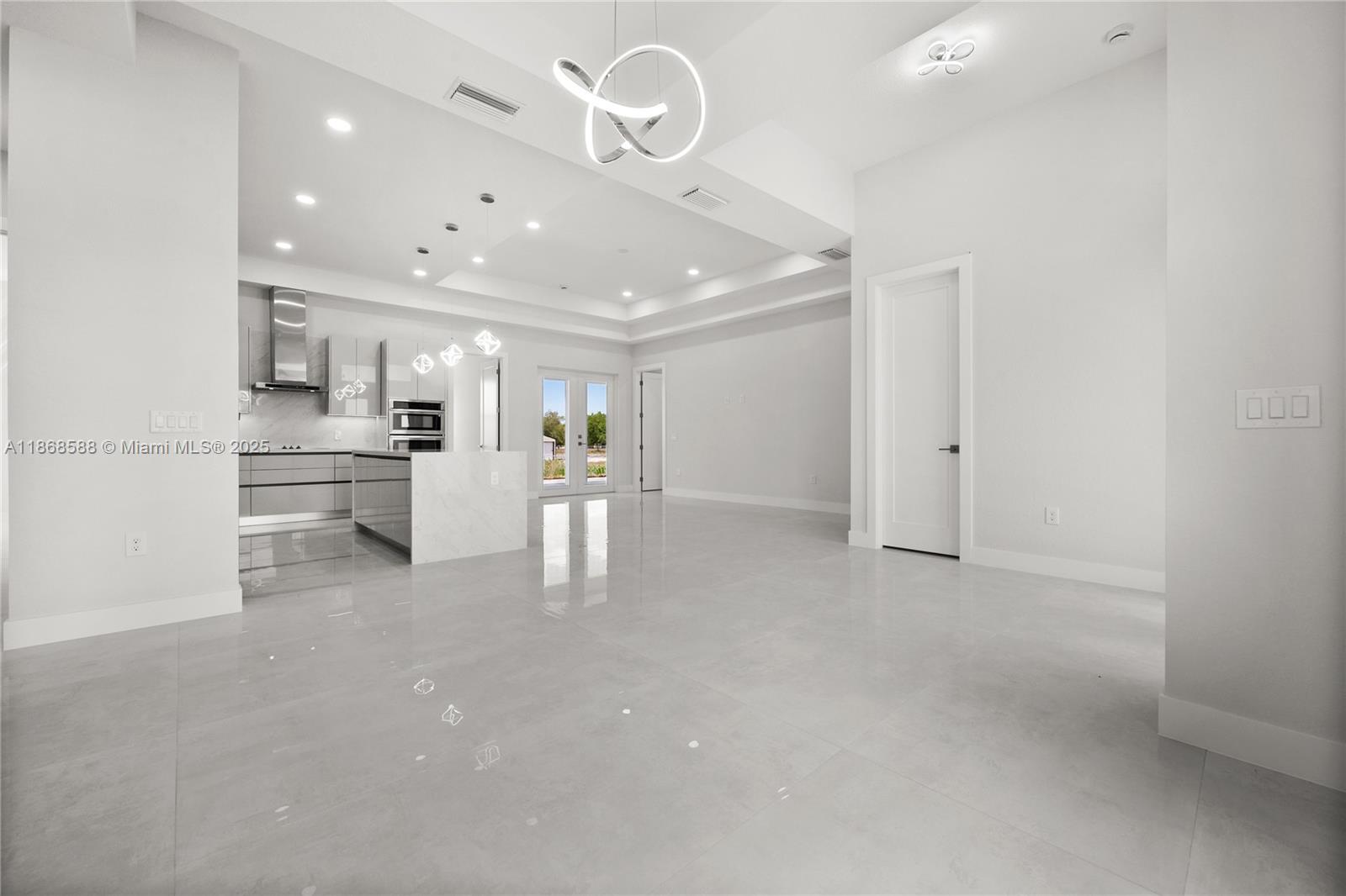 GOLDEN GATES ESTATES - Residential