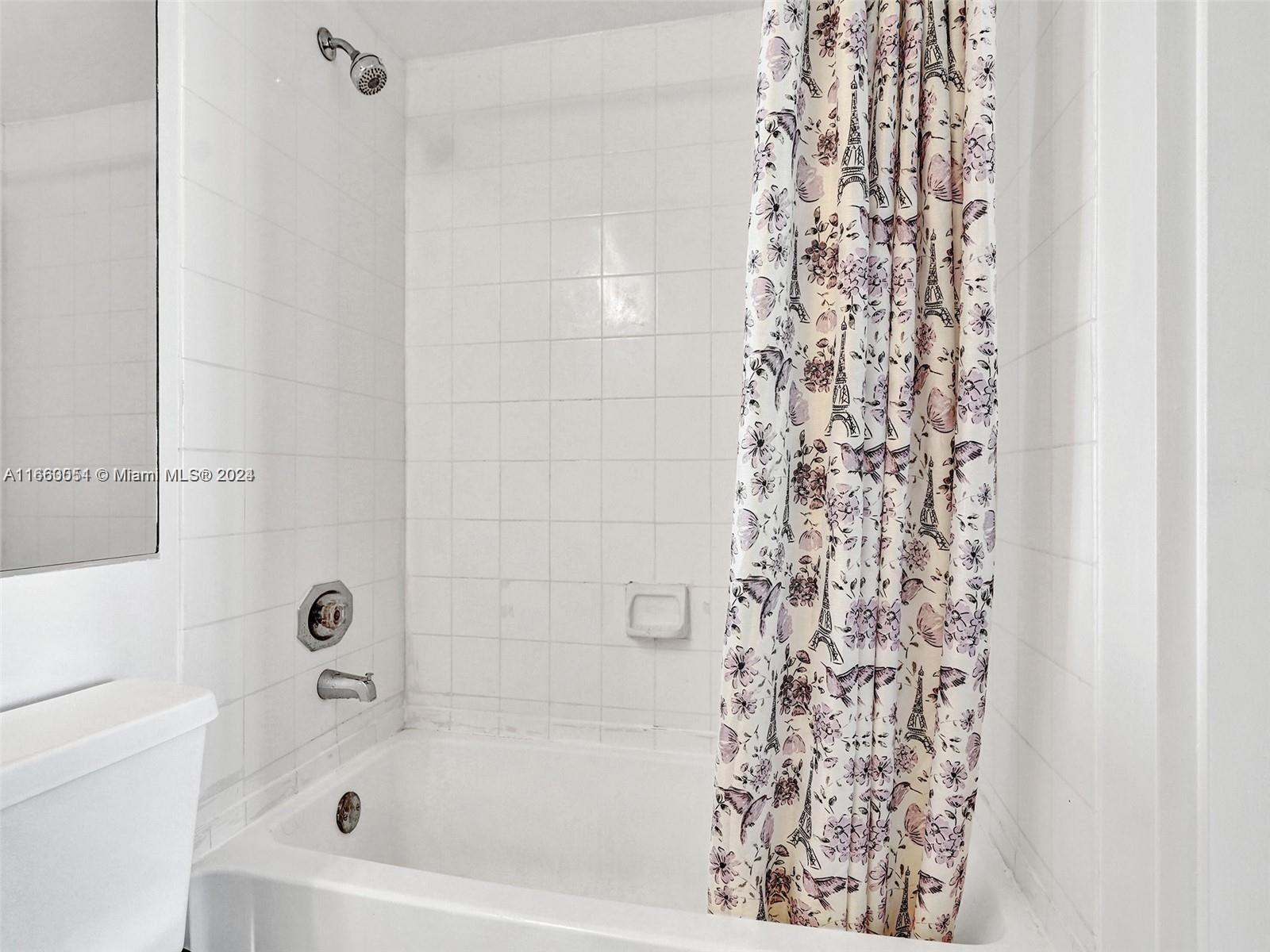 THE GRANDVIEW PALACE COND - Residential