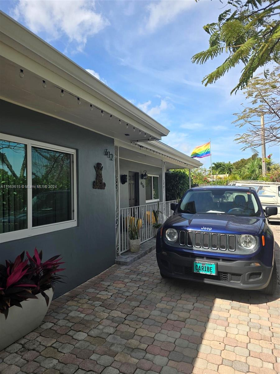Rental Property at 612 Nw 16th St St 1, Fort Lauderdale, Broward County, Florida - Bedrooms: 2 
Bathrooms: 1  - $2,250 MO.