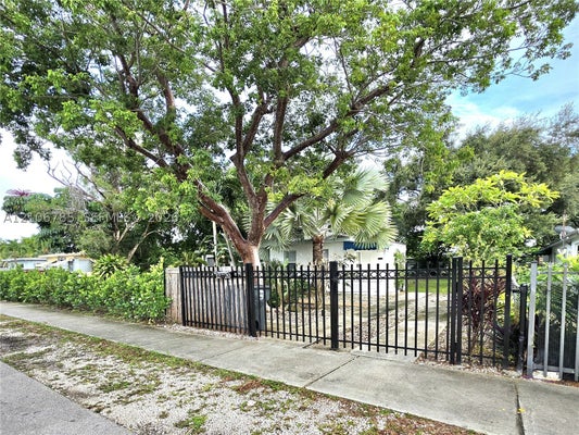 1220 NE 128TH ST, NORTH MIAMI, FL 33161 - Image 0ea96b59a824b85a9b8bd2cffdc84eda/1427098120
