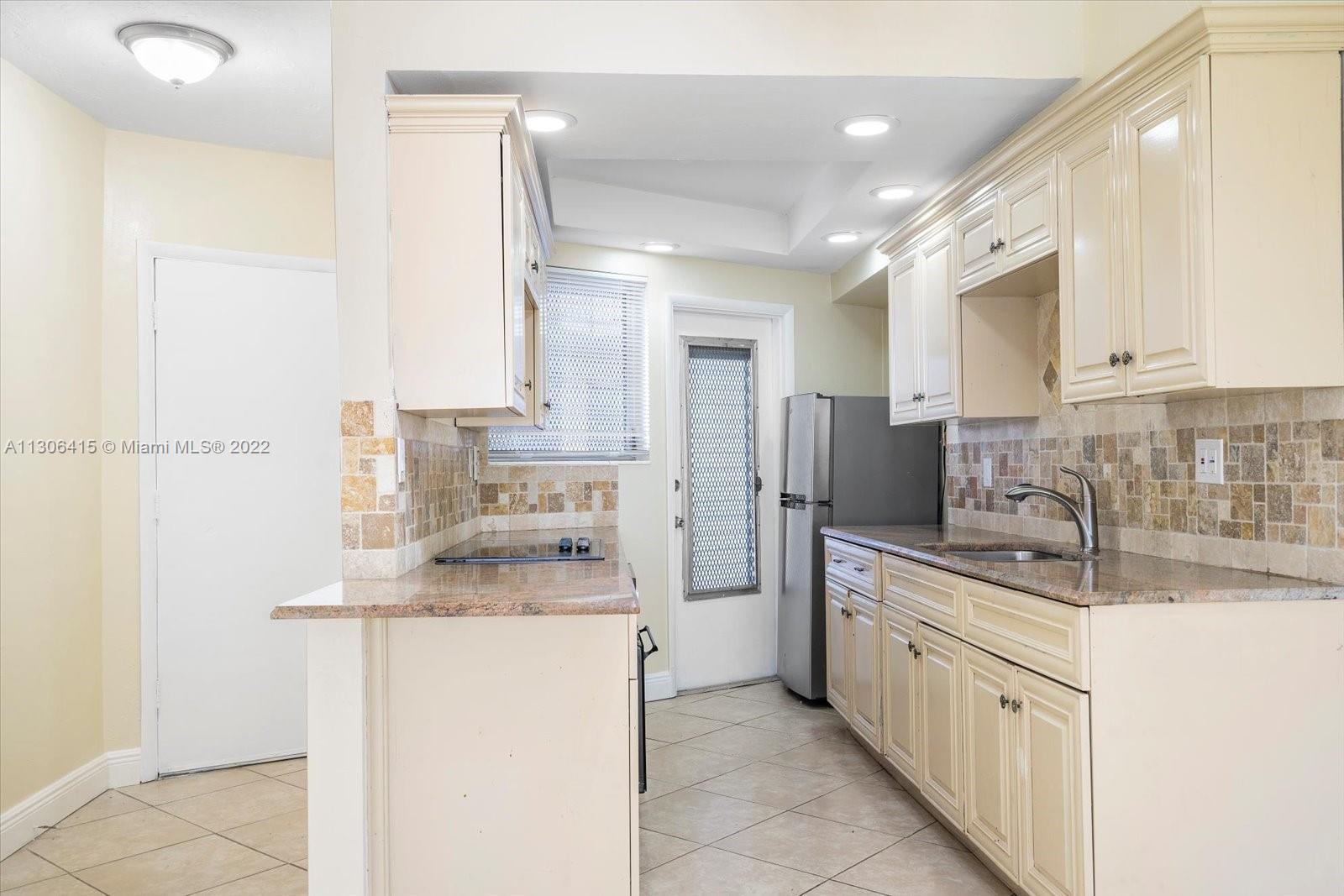 SKY LAKE GARDENS NO 2 CON - Residential Lease