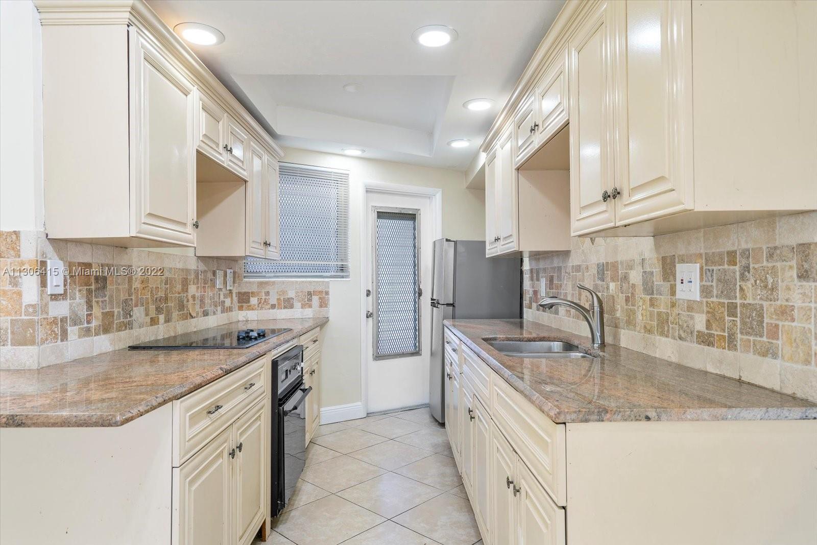 SKY LAKE GARDENS NO 2 CON - Residential Lease