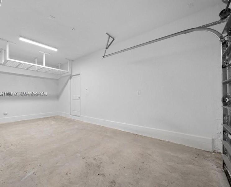 MIAMI LAND AND DEVELOPMEN - Residential Lease