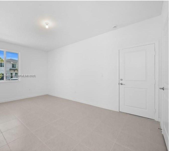 MIAMI LAND AND DEVELOPMEN - Residential Lease