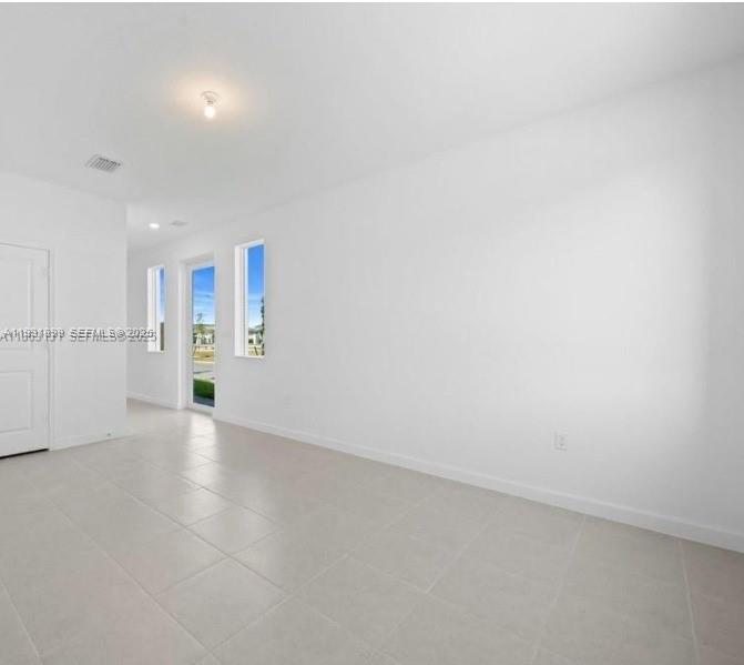 MIAMI LAND AND DEVELOPMEN - Residential Lease