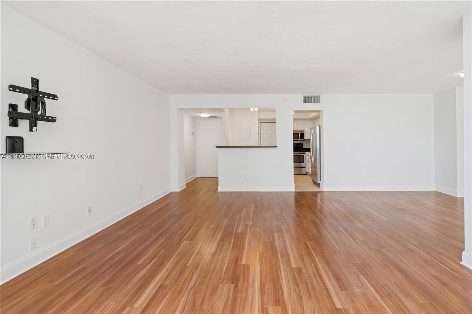 BAYSHORE PLACE CONDO - Residential Lease