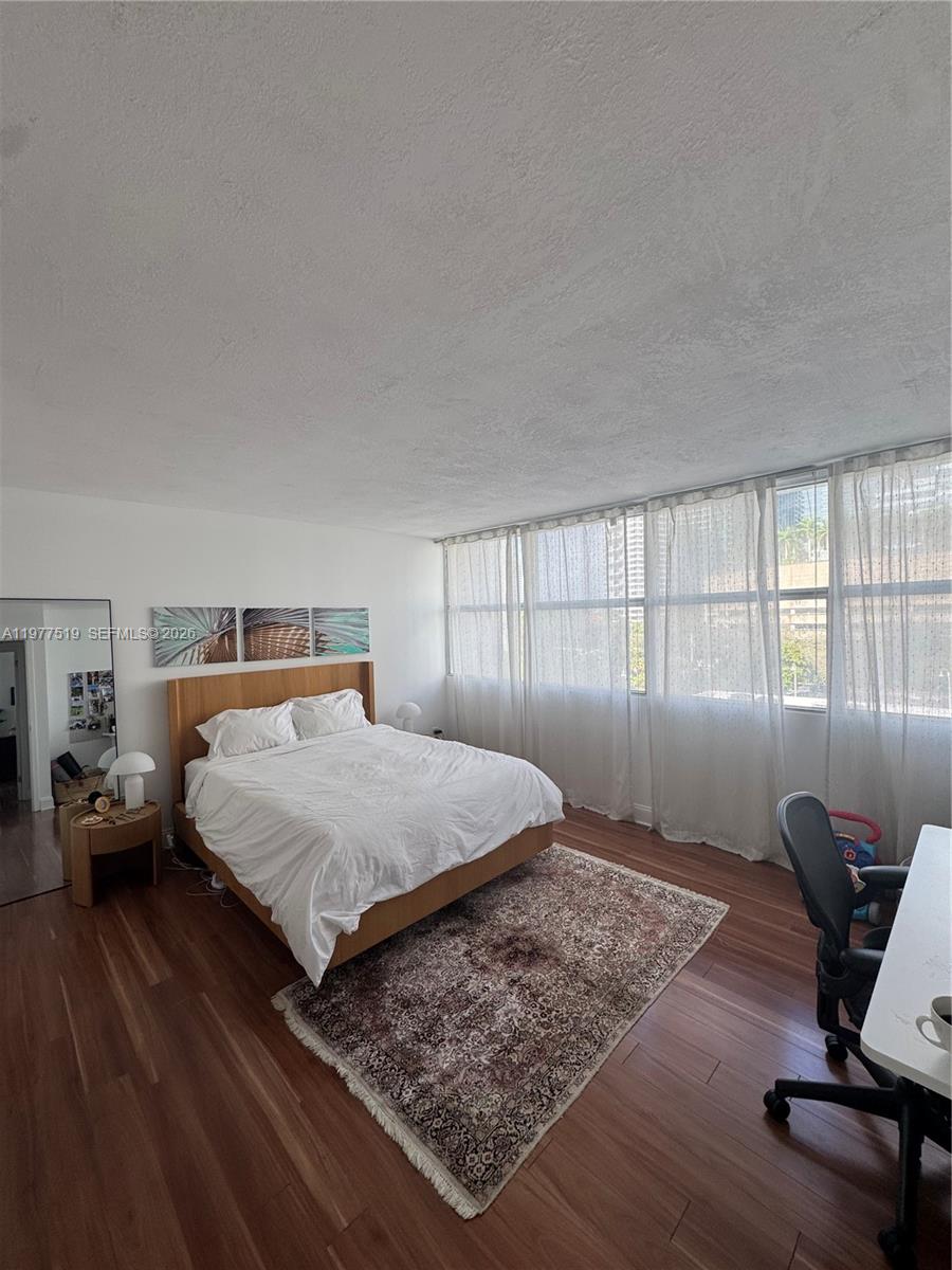 BAYSHORE PLACE CONDO - Residential Lease