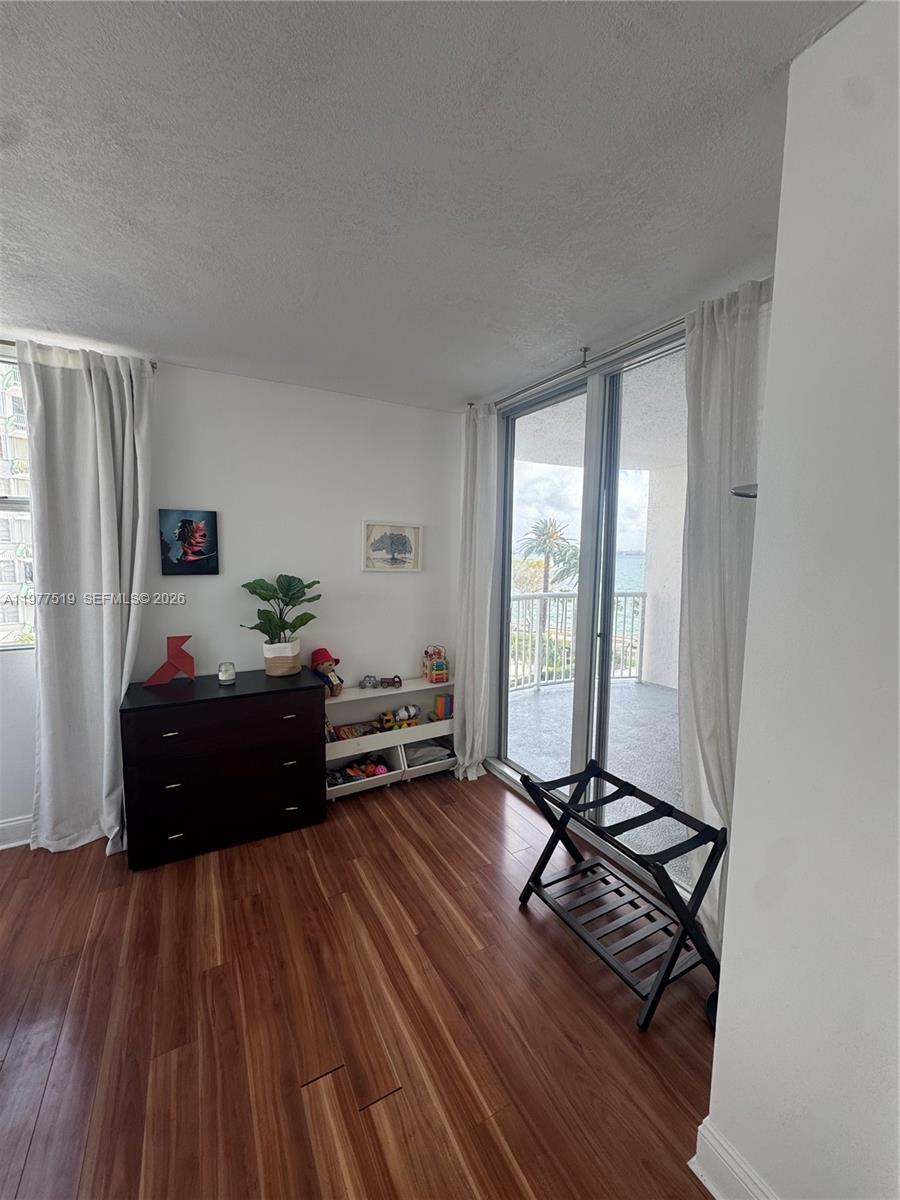BAYSHORE PLACE CONDO - Residential Lease