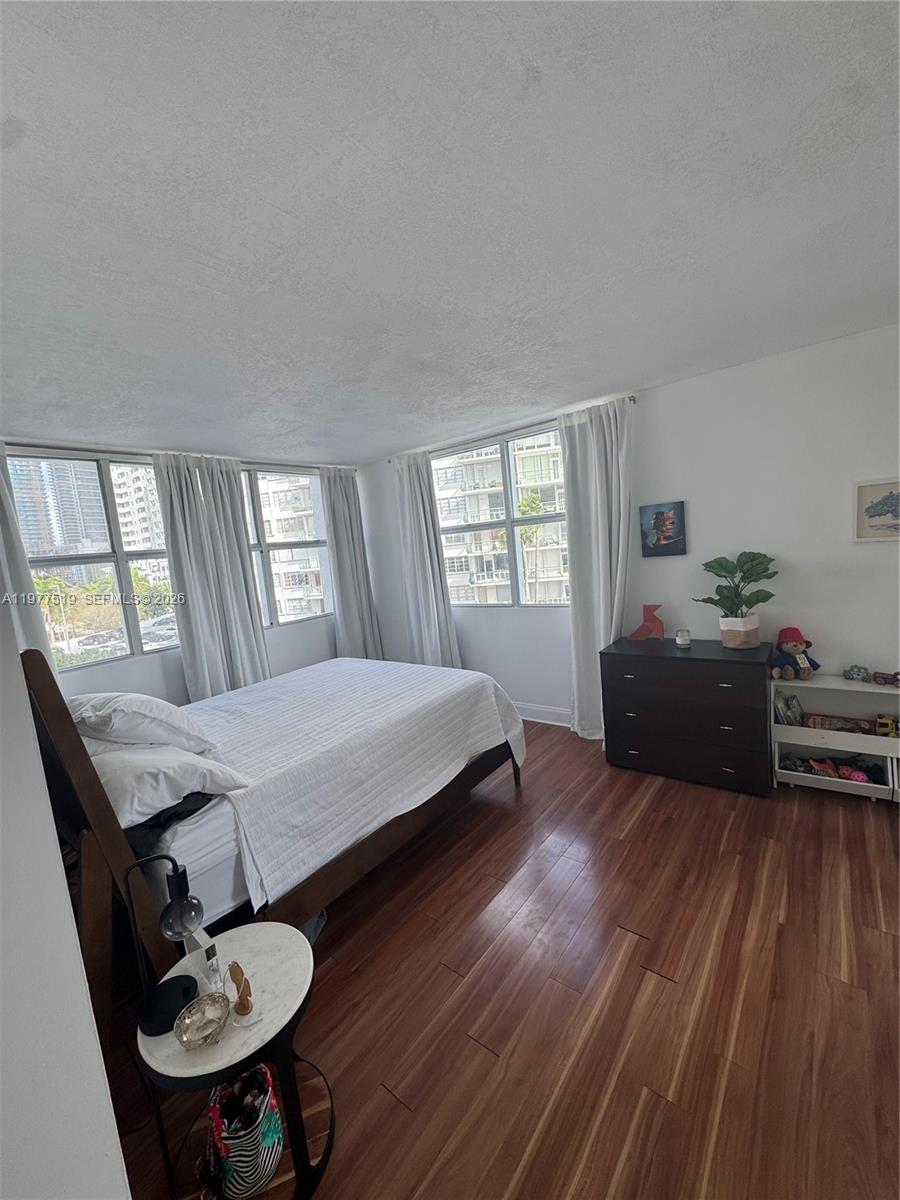 BAYSHORE PLACE CONDO - Residential Lease