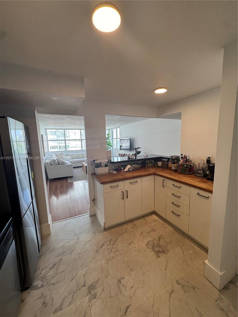 BAYSHORE PLACE CONDO - Residential Lease
