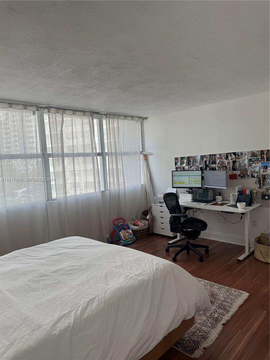 BAYSHORE PLACE CONDO - Residential Lease