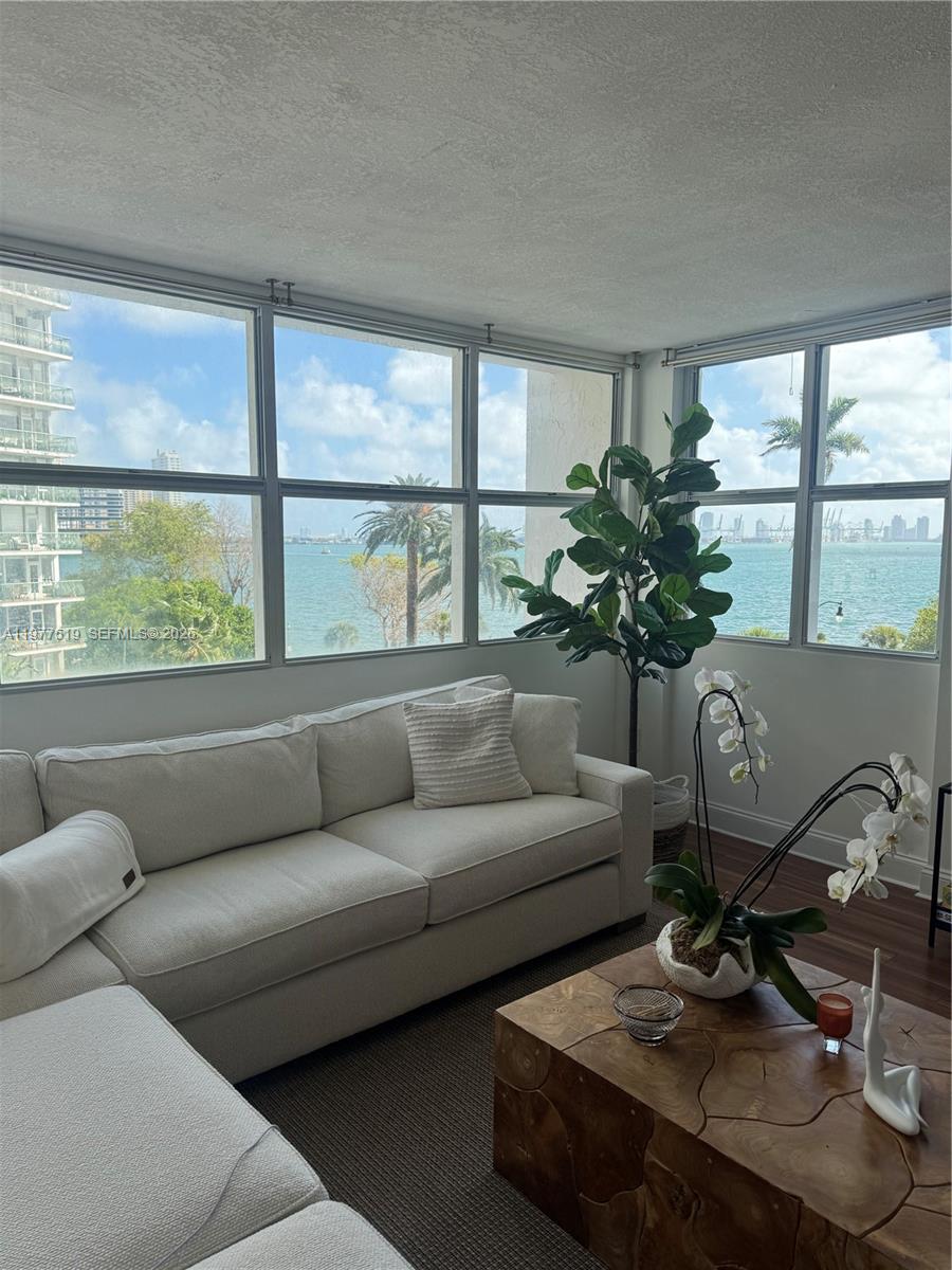 BAYSHORE PLACE CONDO - Residential Lease