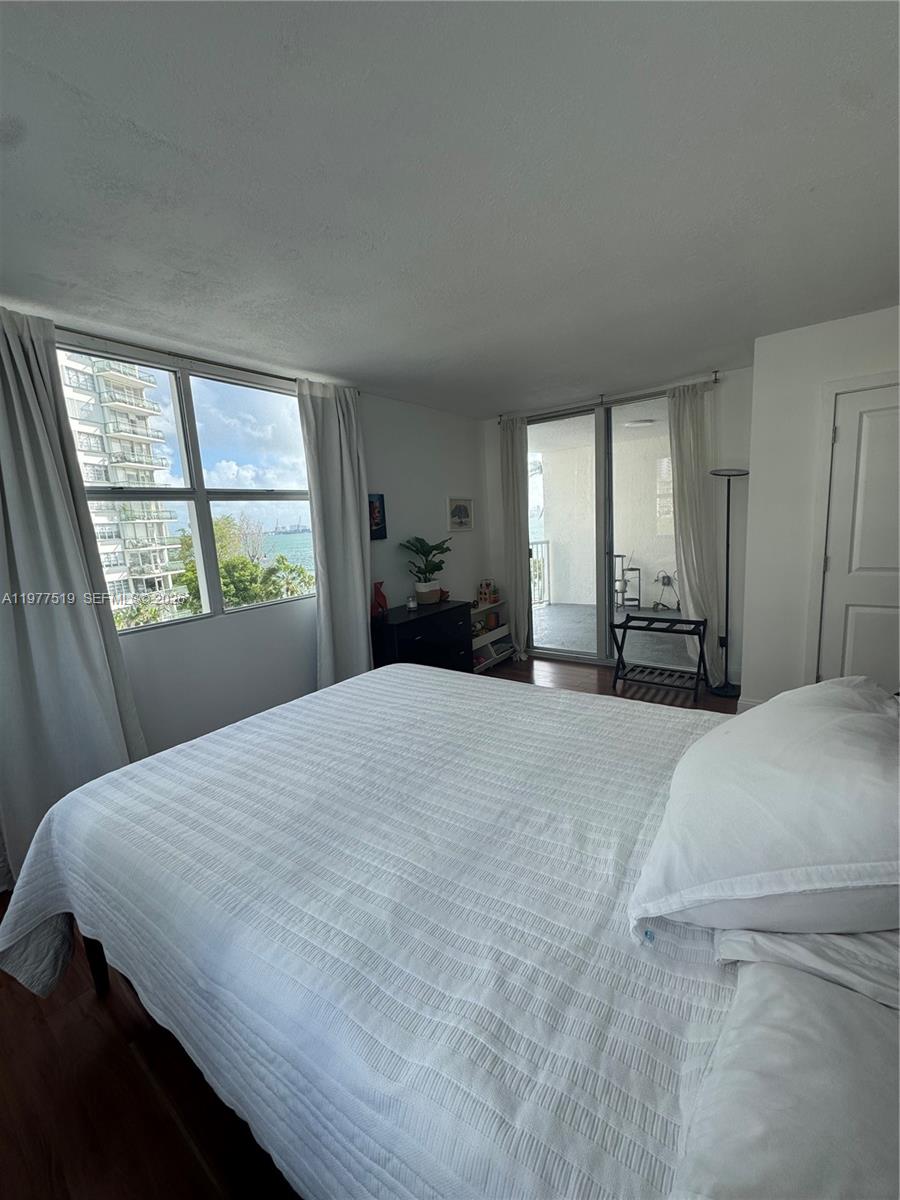 BAYSHORE PLACE CONDO - Residential Lease