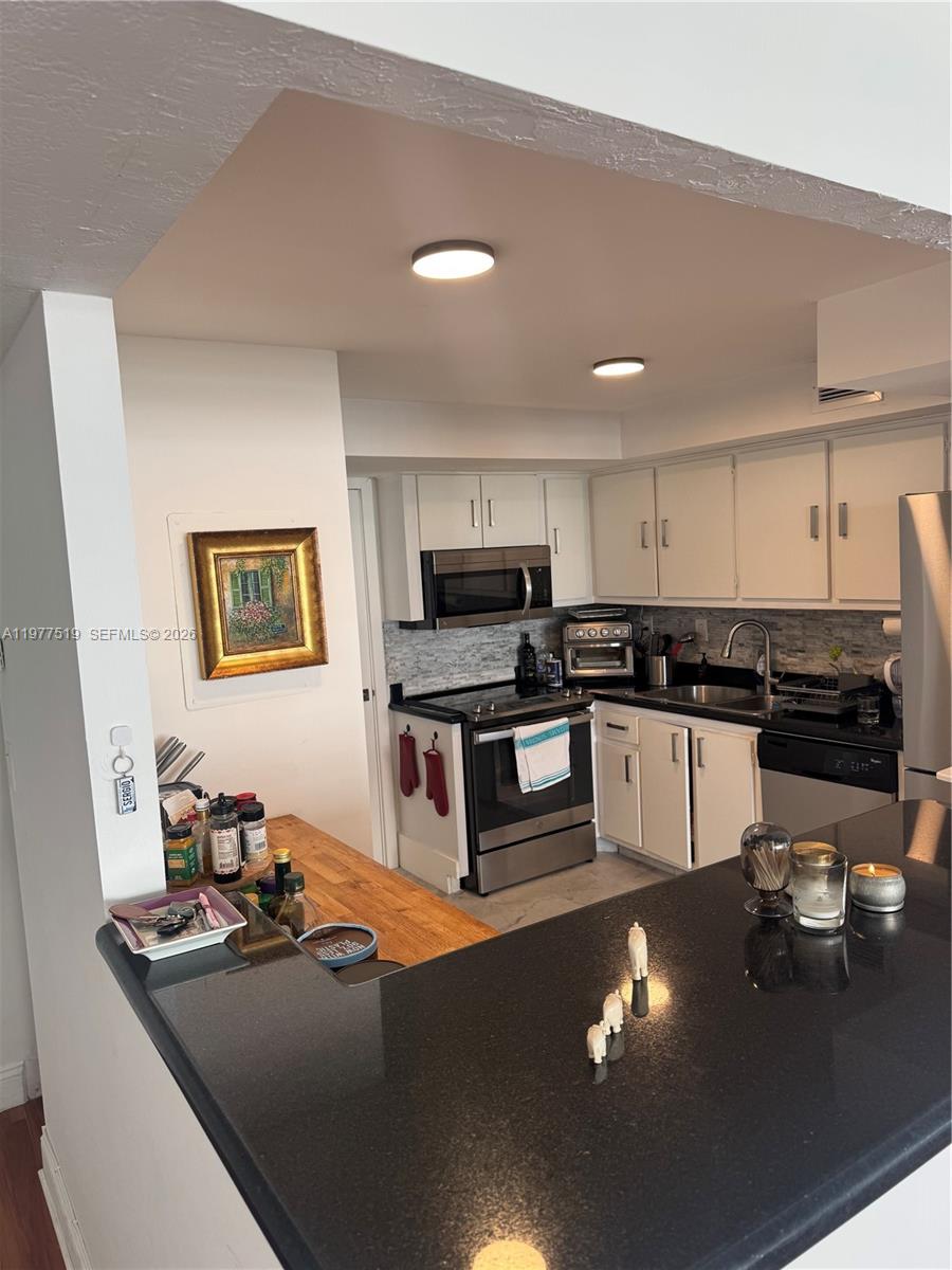 BAYSHORE PLACE CONDO - Residential Lease