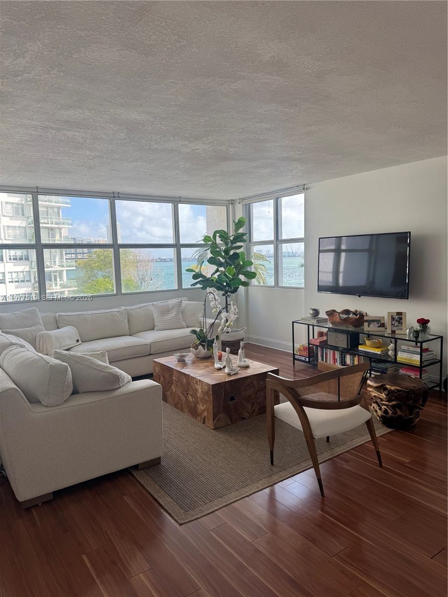 BAYSHORE PLACE CONDO - Residential Lease