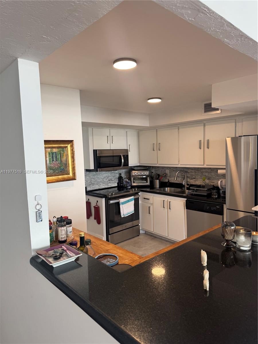BAYSHORE PLACE CONDO - Residential Lease