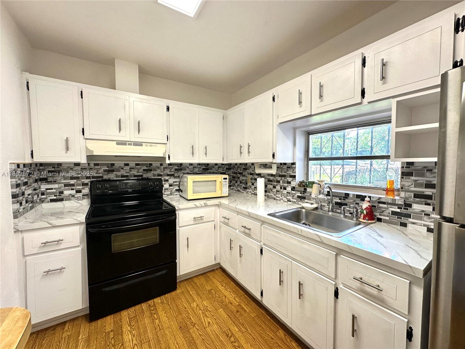 WHITEHEAD & BLAIR SUB - Residential Lease