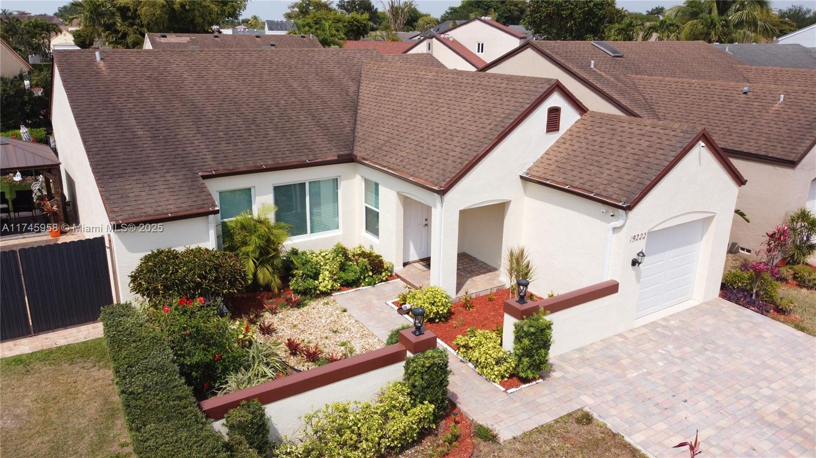 19222 Nw 80th Ct, Hialeah, Miami-Dade County, Florida - 3 Bedrooms  
2 Bathrooms - 