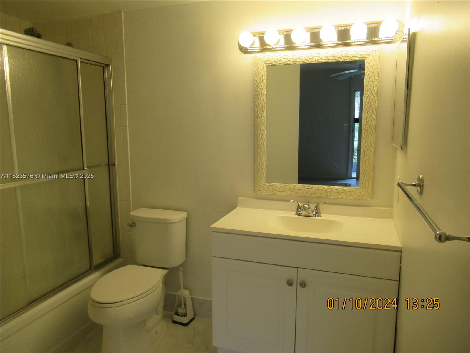 2405 Antigua Cir J1