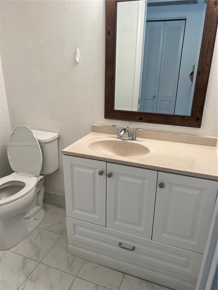 2405 Antigua Cir J1